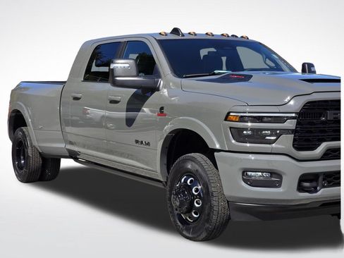 New 2026 RAM 3500 Limited AWD/4WD image 39