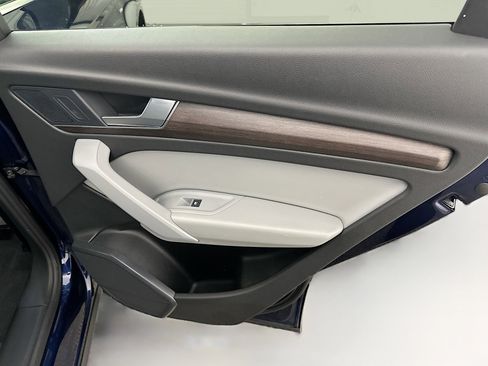 Used 2022 Audi Q5 2.0T Premium w/ Convenience Package image 33