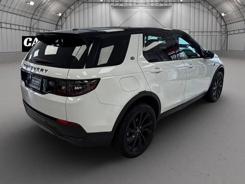 Used 2022 Land Rover Discovery Sport SE image 4
