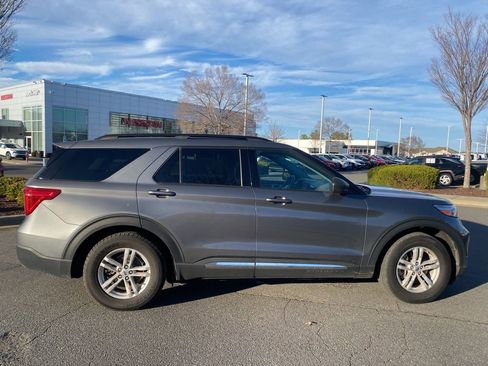 Used 2023 Ford Explorer XLT w/ Equipment Group 202A image 9