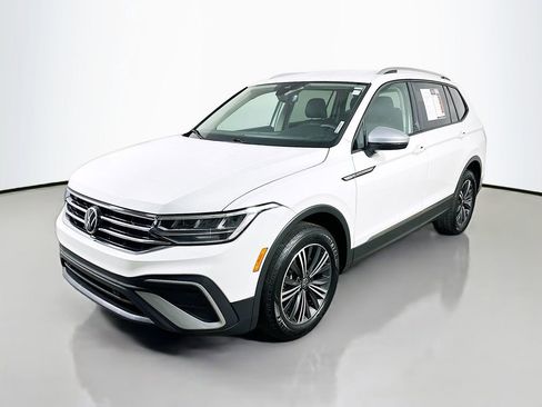 Used 2024 Volkswagen Tiguan Wolfsburg Edition AWD/4WD image 3