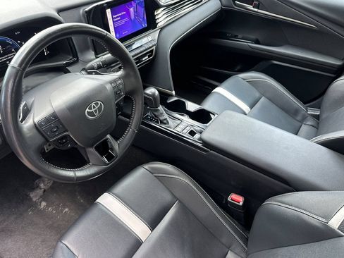 Used 2025 Toyota Camry SE FWD image 10