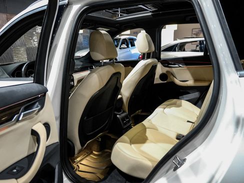 Used 2019 BMW X1 sDrive28i w/ Convenience Package FWD image 32