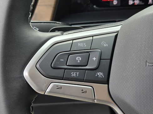 Used 2024 Volkswagen Atlas SE w/ Panoramic Sunroof Package image 24