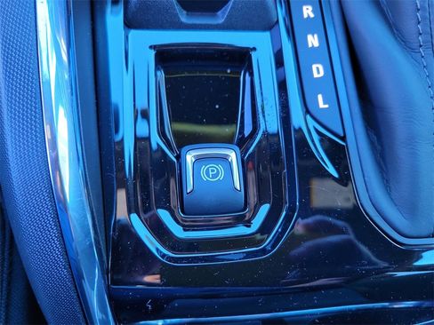 New 2025 GMC Canyon Elevation w/ Convenience Package image 31