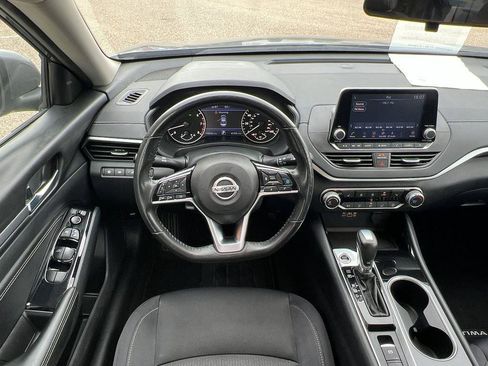 Used 2021 Nissan Altima 2.5 SV w/ SV Premium Package image 14
