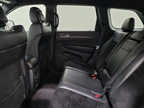 Used 2018 Jeep Grand Cherokee Altitude image 18
