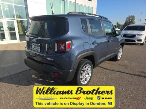 Certified 2022 Jeep Renegade Latitude w/ Convenience Group image 5