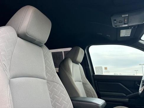 Certified 2025 Toyota Tacoma SR5 AWD/4WD image 17
