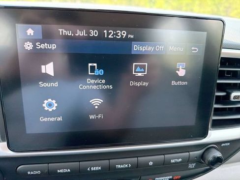Used 2025 Hyundai Venue SEL FWD image 20