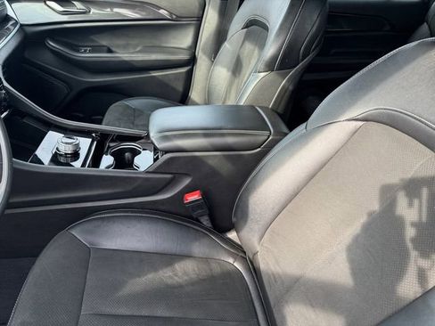 Certified 2023 Jeep Grand Cherokee L Laredo AWD/4WD image 12