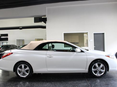 Used 2007 Toyota Solara SLE FWD image 2