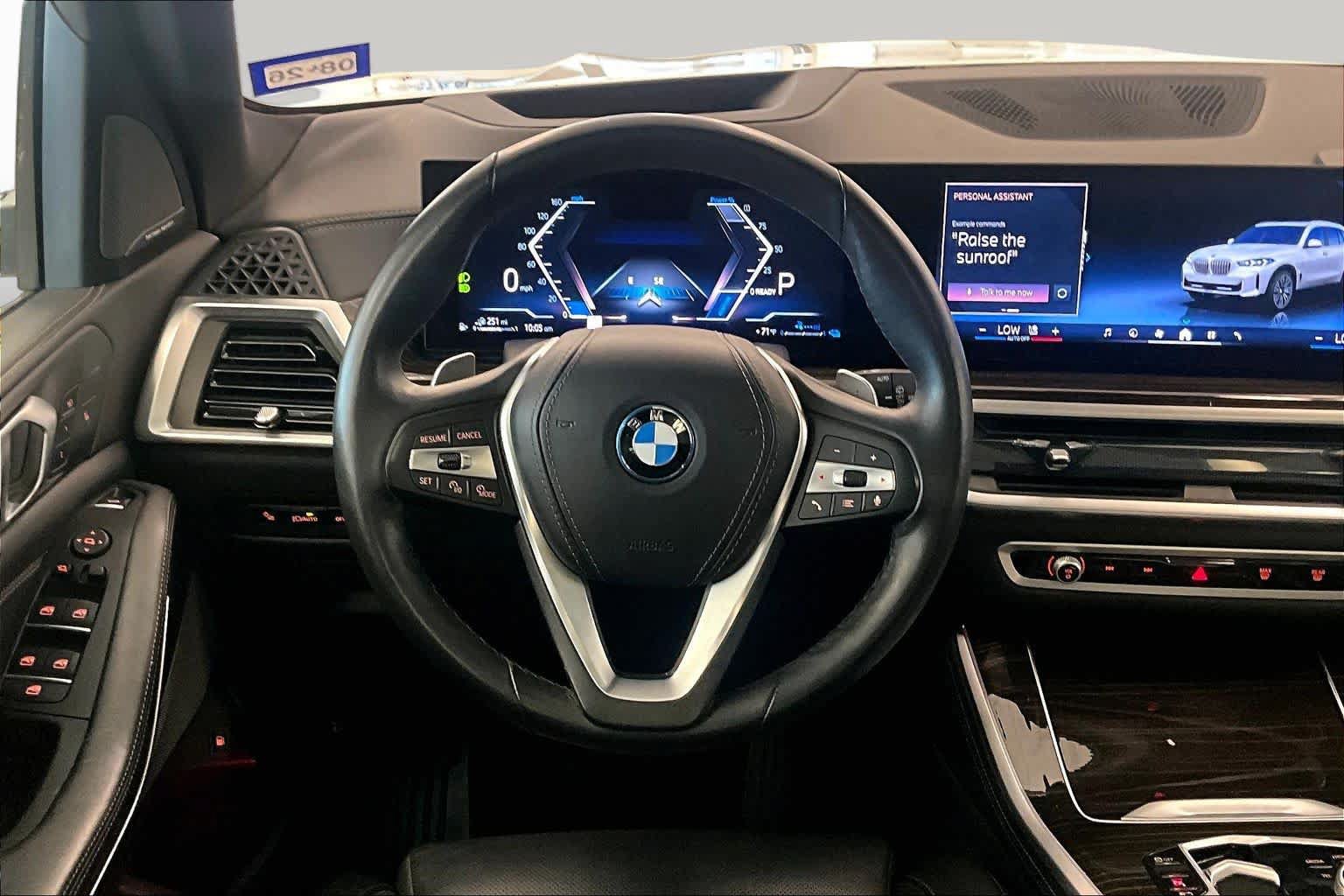 Used 2025 BMW X5 xDrive50e AWD/4WD image 16