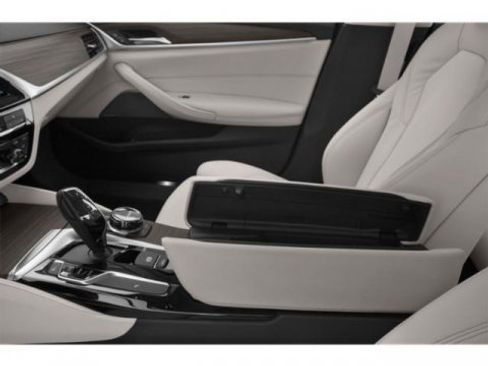 Used 2019 BMW 530i image 18