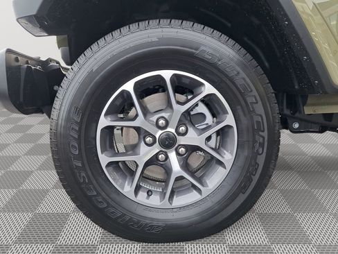 New 2025 Jeep Gladiator Sport image 10