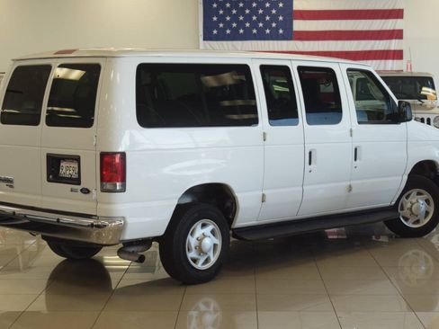 Used 2014 Ford E-350 and Econoline 350 XLT RWD image 40