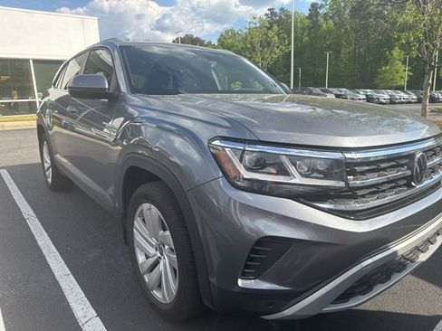 Used 2023 Volkswagen Atlas Cross Sport SE image 4