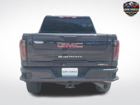 Used 2026 GMC Sierra 2500 AT4 AWD/4WD image 4