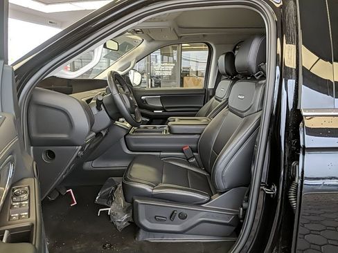 Used 2025 Ford Expedition Max Platinum AWD/4WD image 15