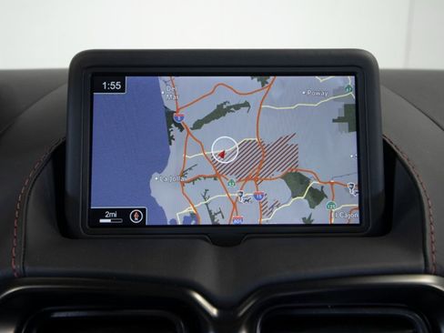 Used 2022 Aston Martin V8 Vantage Coupe image 28