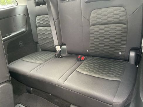 Used 2024 Nissan Pathfinder S AWD/4WD image 22