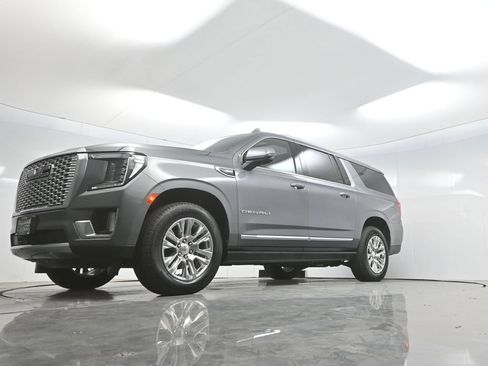 Used 2022 GMC Yukon XL Denali AWD/4WD image 61