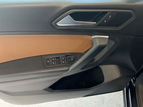 Used 2019 Volkswagen Tiguan SE w/ Panoramic Sunroof Package image 13