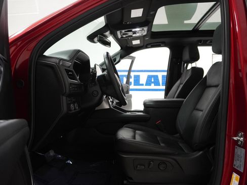 Used 2024 Chevrolet Tahoe Z71 w/ Luxury Package image 18