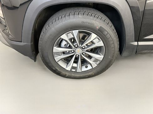 Used 2025 Chevrolet Equinox LT w/ Convenience Package II image 11