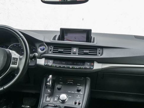 Used 2013 Lexus CT 200h w/ Premium Pkg w/Navigation FWD image 12