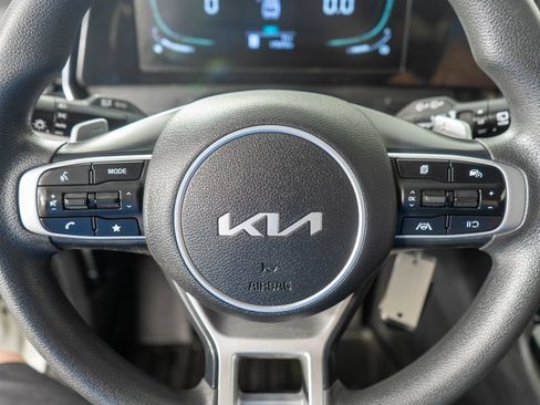 Used 2023 Kia Sportage LX AWD/4WD image 14