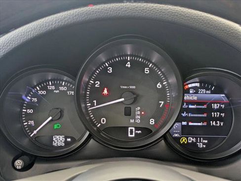 Used 2026 Porsche Macan AWD/4WD image 9