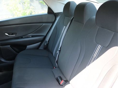 Used 2023 Hyundai Elantra SEL FWD image 15
