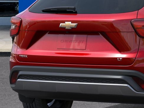 New 2026 Chevrolet Trax LT w/ Driver Confidence Package FWD image 38