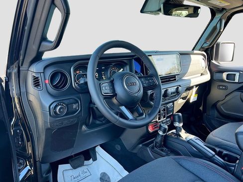 New 2025 Jeep Wrangler Unlimited Rubicon w/ Convenience Group AWD/4WD image 9