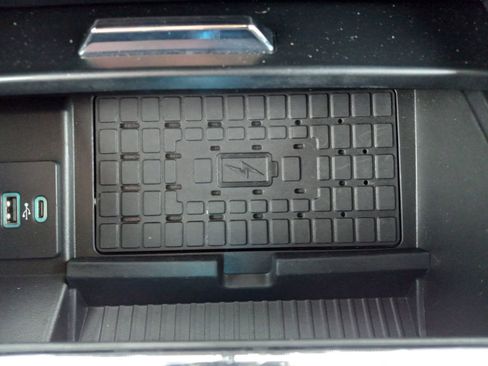 Used 2024 Ford Expedition XLT RWD image 25