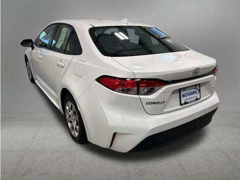 Used 2024 Toyota Corolla LE FWD image 3