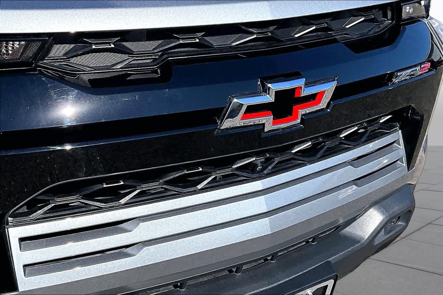 Used 2026 Chevrolet Colorado ZR2 w/ Technology Package AWD/4WD image 30