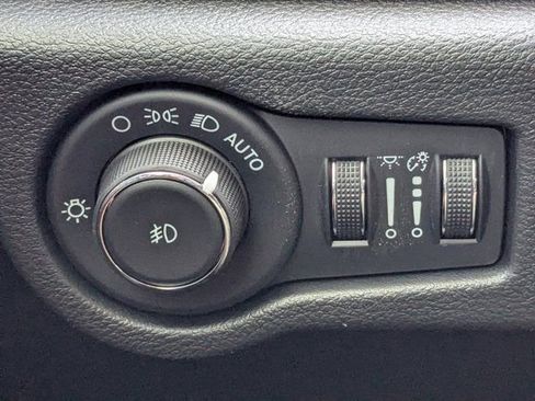 New 2026 Chrysler Pacifica Pinnacle image 28