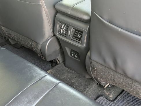 Used 2020 Toyota RAV4 XLE Premium image 32