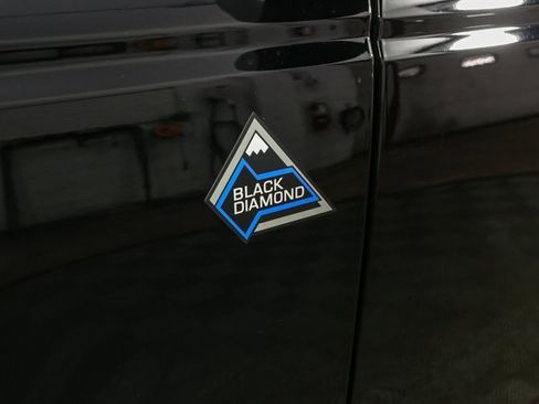 Used 2024 Ford Bronco Black Diamond image 7