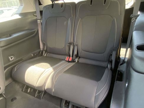 Used 2023 Jeep Grand Cherokee L Laredo image 14