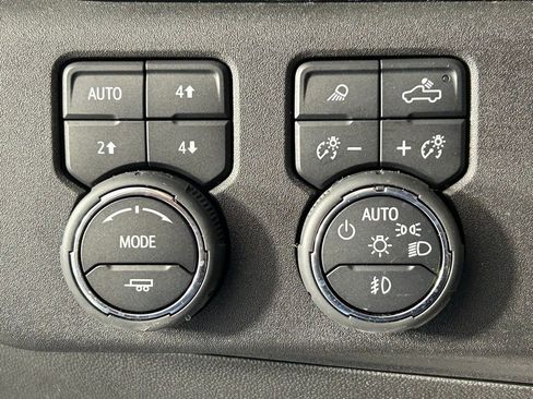 Used 2024 Chevrolet Silverado 2500 High Country w/ High Country Premium Package image 31