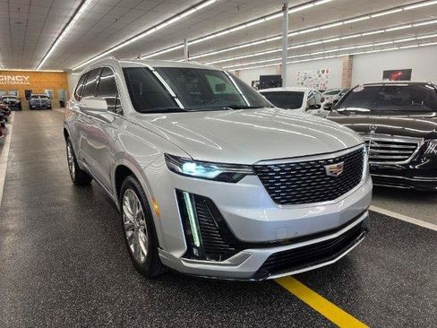 Used 2020 Cadillac XT6 Premium Luxury AWD/4WD image 3