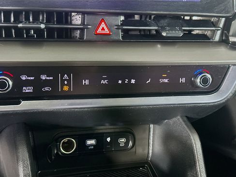Used 2024 Kia Sportage EX image 24