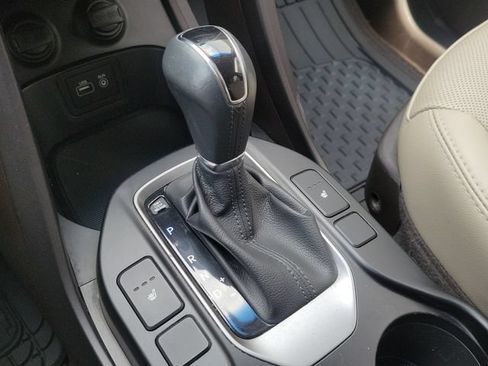 Used 2017 Hyundai Santa Fe Sport FWD image 17