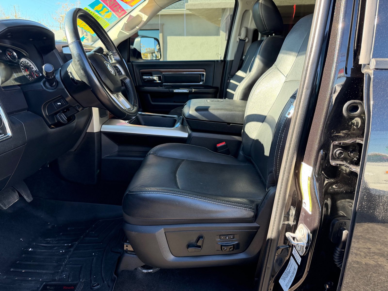 Used 2016 RAM 2500 Laramie AWD/4WD image 11