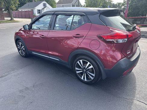 Used 2019 Nissan Kicks SR w/ SR Premium Package FWD image 7