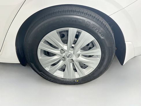 Used 2024 Nissan Sentra S image 11