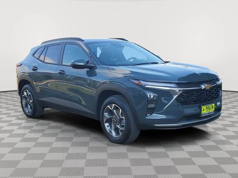 New 2026 Chevrolet Trax LT w/ Driver Confidence Package image 2